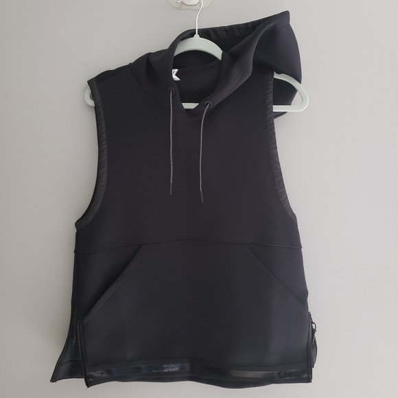 Under Armour Black Vest - Small - NWT - Picture 4 of 8